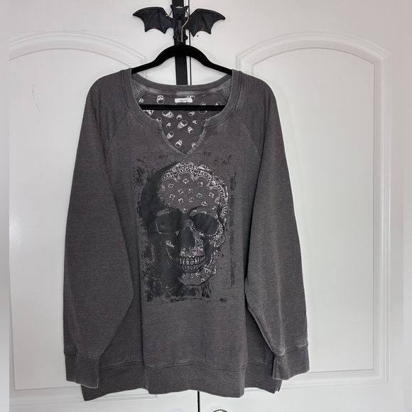 Goth Sweatshirt with V-neck cut Soft Stretchy Stonewashed Gray Jewel accent 3X - Picture 2 of 11